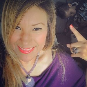 Meet your Posher, Mireya